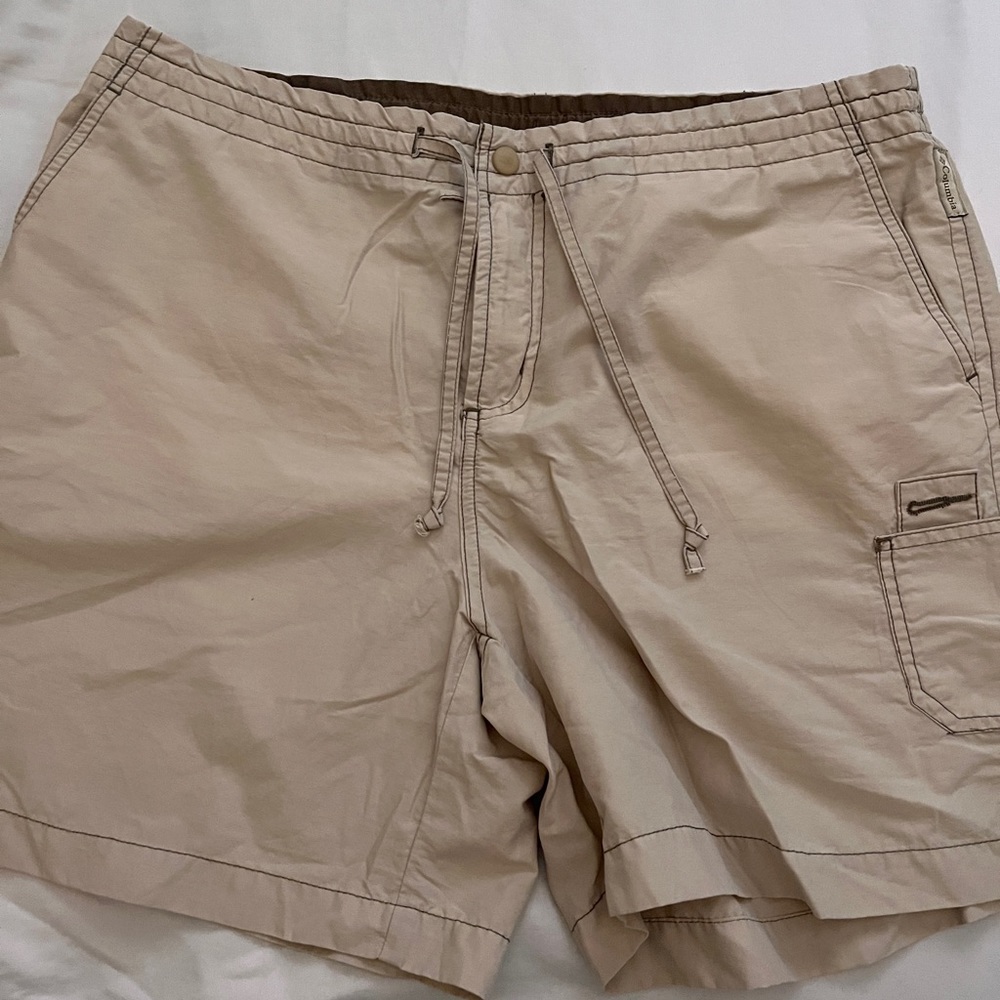 cute cargo hiking shorts from Columbia!